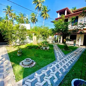 Dinu Lanka , Катунаяка Шри-Ланка