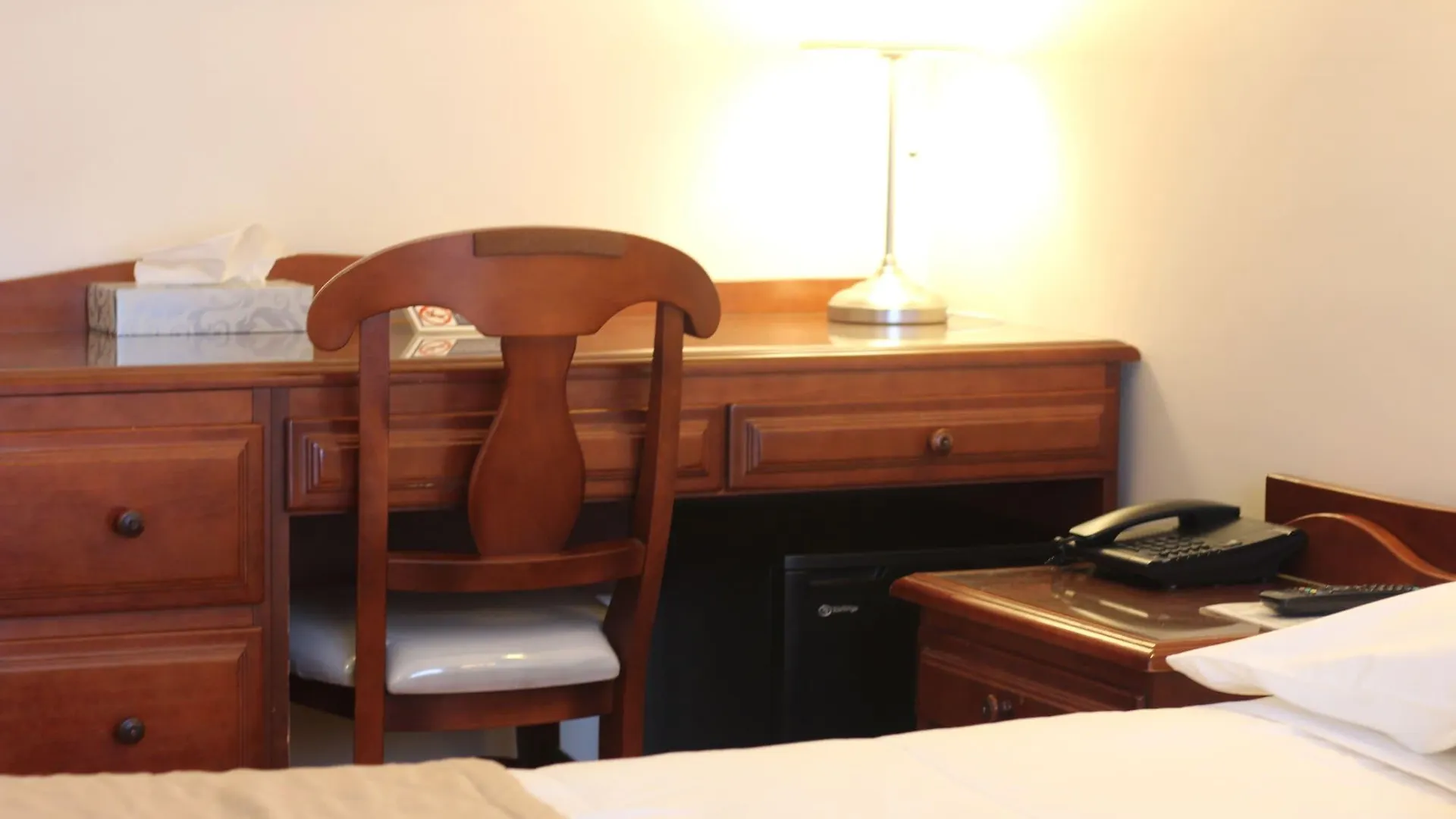 פריז Cosmotel Hotel