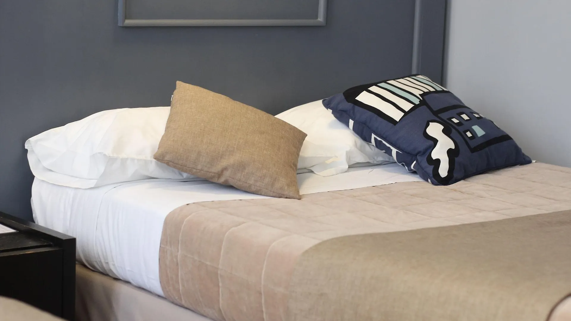 פריז Cosmotel Hotel 3*,
