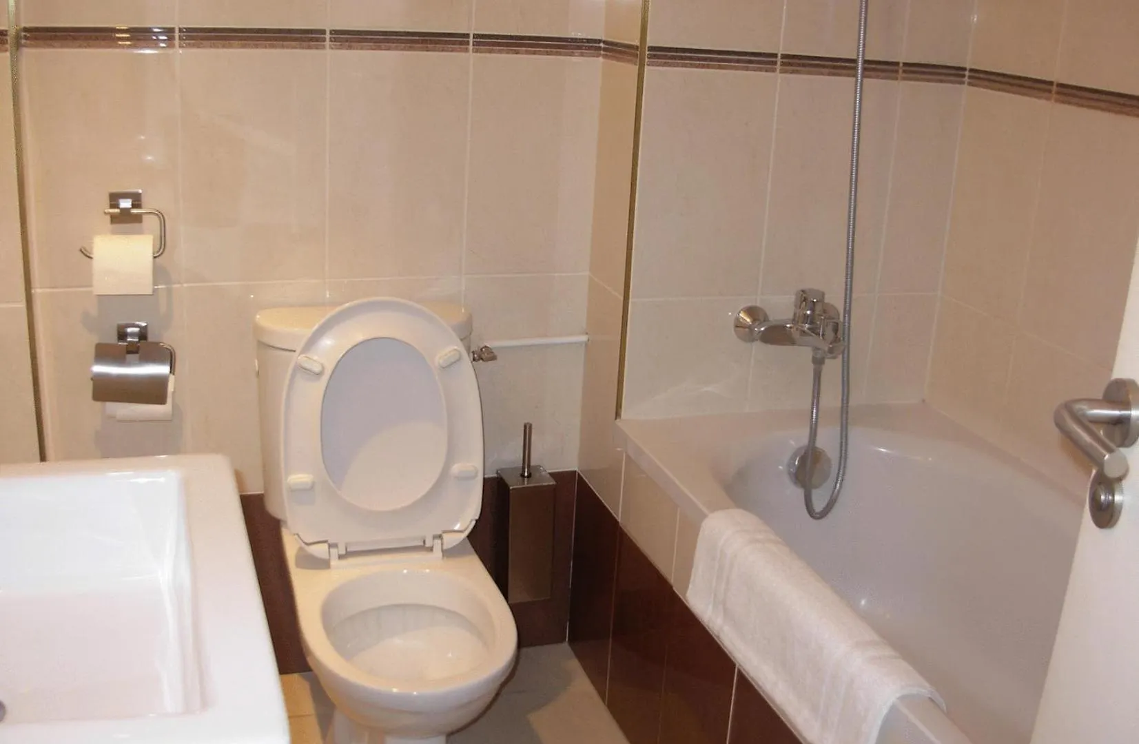 פריז Cosmotel Hotel