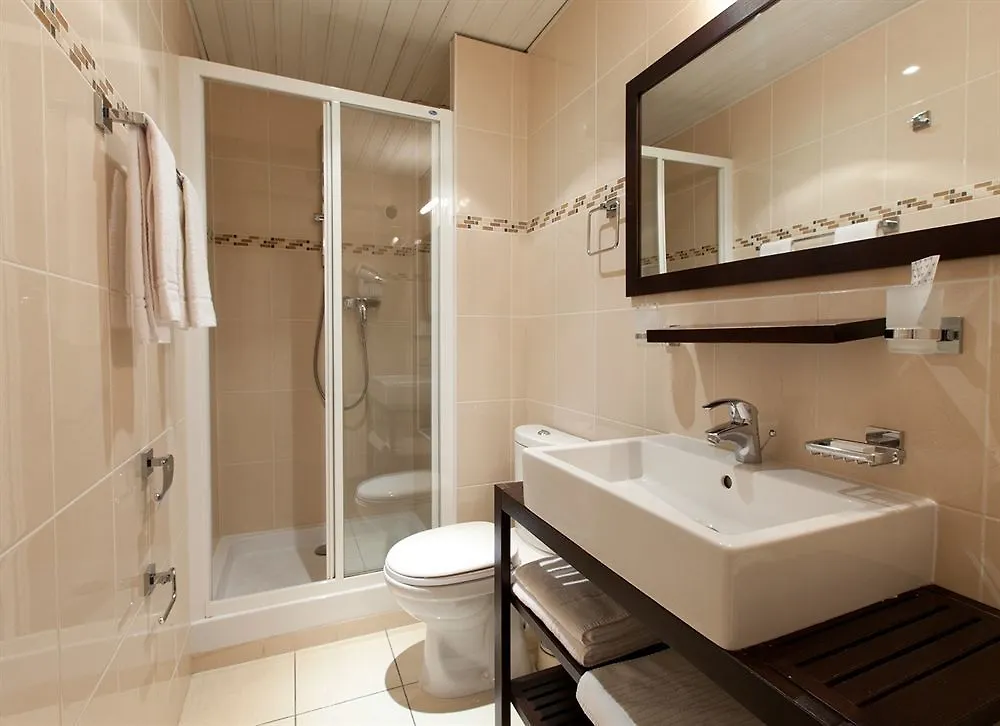 פריז Cosmotel Hotel