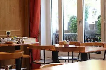 פריז Cosmotel Hotel