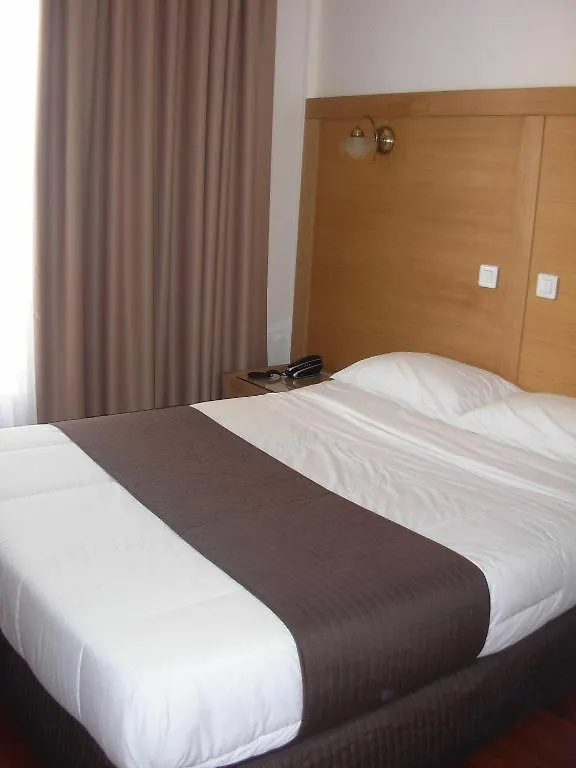 פריז Cosmotel Hotel