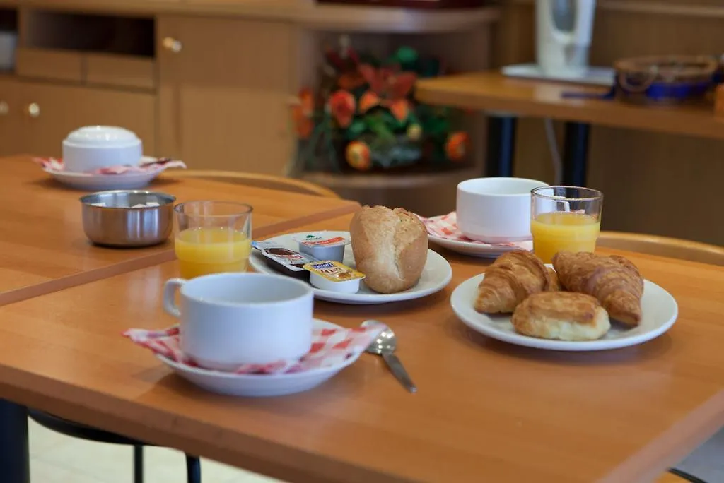 פריז Cosmotel Hotel