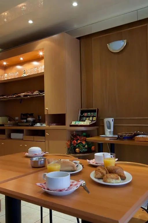 פריז Cosmotel Hotel