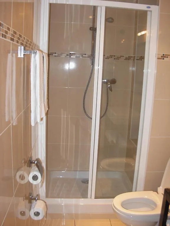 פריז Cosmotel Hotel