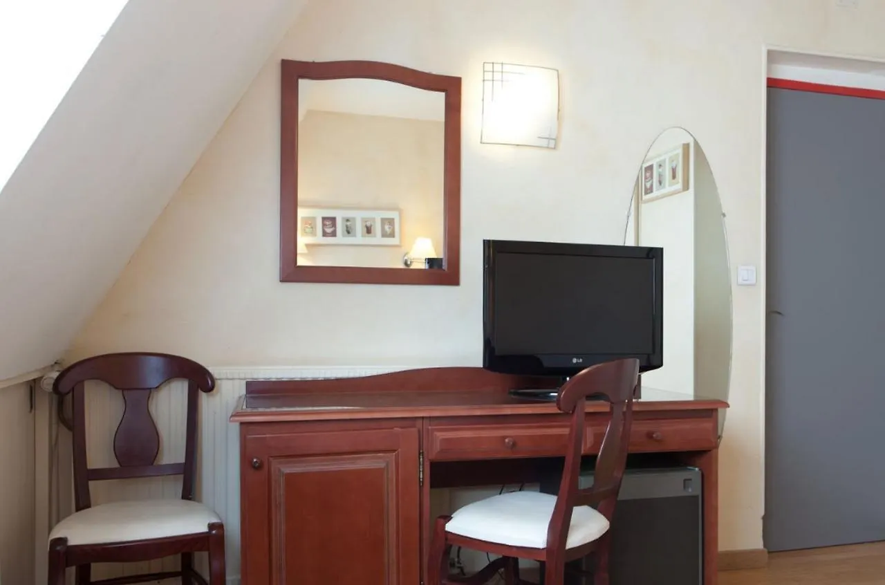 פריז Cosmotel Hotel